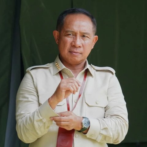 Panglima TNI Tampil Beda Tanpa Seragam Loreng, Keren Abis Pakai Kemeja 4 Kantong Khaki Bareng Kapolri