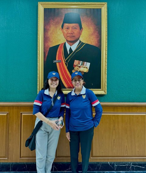 Gaya Kece Veronica Tan Foto Bareng Sri Mulyani di Akmil, 'Disaksikan' para Jenderal Legendaris