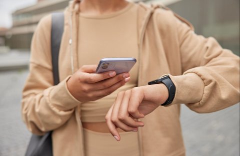 Teknologi Pintar untuk Jantung Sehat, Menjelajahi Peran Wearable Devices dalam Kesehatan Kardiovaskular