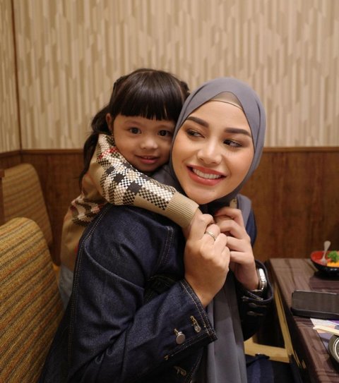 7 Artis yang Sudah Jadi Mama Muda, Tetap Tampil Cantik dan Stylish Meski Sibuk Berkarier hingga Urus Anak