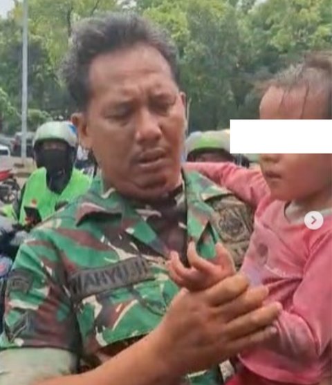 Duet Maut Babinsa TNI & Perwira Polisi Selamatkan Bocah Disandera di Pospol Pejaten, Aksi Heroiknya Panen Pujian