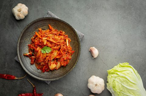 Berapa Kalori dan Nutrisi dari Seporsi Kimchi? Kalori yang Perlu Diwaspadai dalam Setiap Suapan