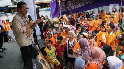 FOTO: Temui Warga Kebayoran, Pramono Anung Janji Ciptakan 500 Ribu Lapangan Kerja di Jakarta