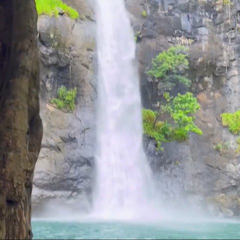 Tak Seseram Namanya, Curug Larangan Sukabumi Tawarkan Suasana Air Terjun yang Hening dan Sunyi