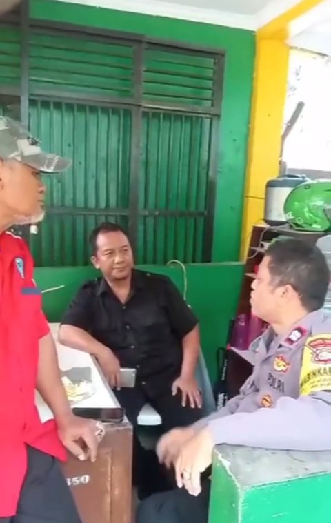 Suara Polisi Ini Serak-serak Basah saat Ingatkan Penjaga Keamanan Untuk Tidak Bermain Judol