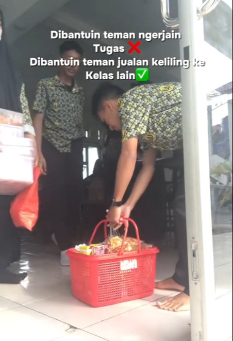 Viral Momen Siswa Jualan di Sekolah Dibantu Teman-temannya, Banjir Pujian Kini Dapat Bantuan dari Warganet