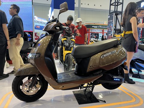 Cukup Rp8 Juta Bisa Bawa Pulang Motor Listrik TVS iQube S di IMOS 2024, Garansi 3 Tahun atau 36.000 Km