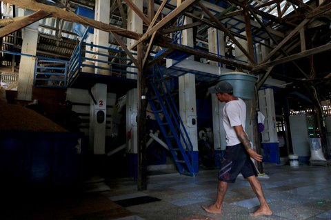 FOTO: Berkat Electrifying Agriculture PLN, Penggilingan Padi di Bekasi Hemat Biaya Produksi dan Kurangi Polusi