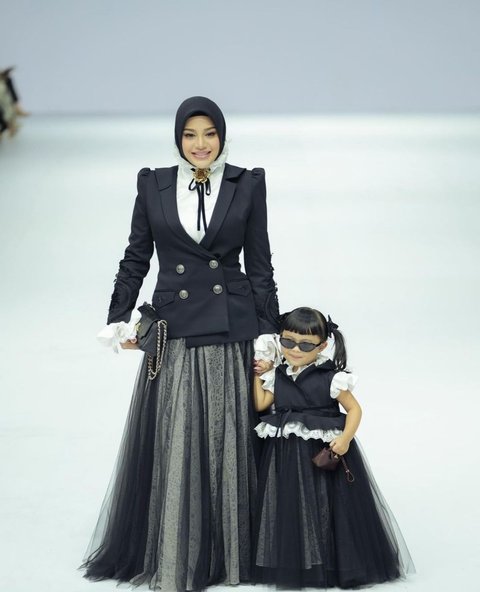 Cantik dan Memukau, Deretan Artis di Catwalk Jakarta Fashion Week 2025, dari Luna Maya, Raisa hingga Nagita Slavina