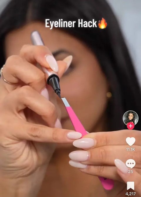 Tips Sederhana untuk Mendapatkan Eyeliner yang Rapi dan Tipis Seperti di TikTok