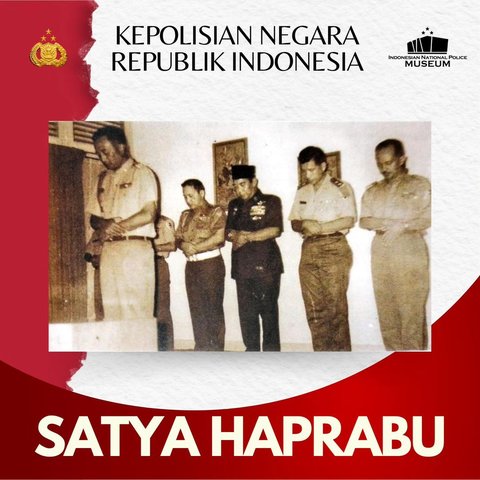 Potret Lawas Kapolri ke-4 jadi Imam Salat di Kantor, Makmumnya Ternyata Soekarno