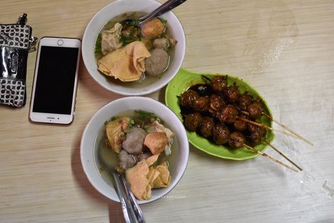 Dulu Kerja Ikut Orang dan Tak Punya Keahlian, Pria Ini Akhirnya Sukses Jadi Juragan Bakso Legendaris di Malang Laku 2 Ribu Porsi/hari