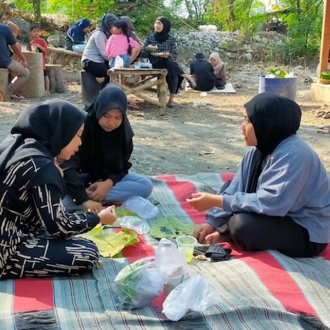 Mengunjungi Pasar Kuno di Lamongan, Suguhkan Suasana Belanja Tempo Dulu Bayarnya Pakai Koin Kayu