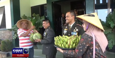 Kendarai Mobil Bak Terbuka, Petani Tiba-Tiba Datangi Letkol TNI ke Kantor, Bawaannya Tak Terduga