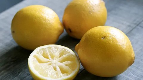 Atasi Rambut Rontok dengan 7 Bahan Alami yang Dapat Ditemukan di Dapur Rumah, dari Telur hingga Lemon