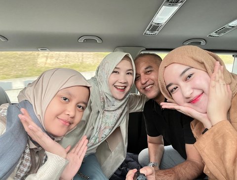 Potret Kamila Asy Syifa Istri Gus Zizan bersama Ibunda, Kini Jadi Sorotan