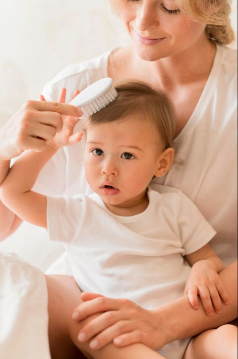 Menggunduli Rambut Bayi: Tradisi yang Perlu Dipertimbangkan atau Ditinggalkan?