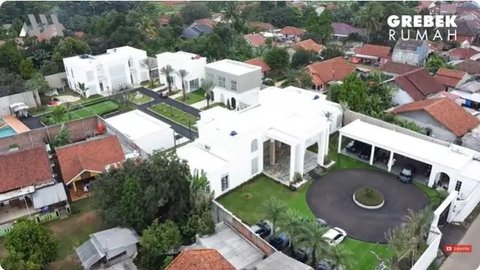 Intip Isi Rumah Ustaz Solmed Seharga Rp150 Miliar, Ada Musolah, Bioskop hingga Pom Bensin Pribadi