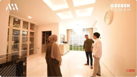 Intip Isi Rumah Ustaz Solmed Seharga Rp150 Miliar, Ada Musolah, Bioskop hingga Pom Bensin Pribadi