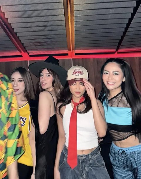 Deretan Kostum Halloween Seleb Indonesia yang Lucu dan Kreatif dari Nikita Willy, Fuji, Anya Geraldine hingga Jennifer Bachdim