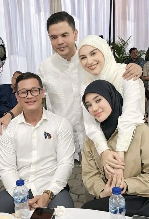 Potret Irish Bella dan Suami Saat Tasyakuran Rumah Baru, Pancarkan Aura Keluarga Bahagia