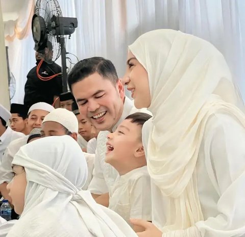 Potret Cantik Irish Bella Bersama Sang Suami saat Syukuran Rumah Baru Begitu Romantis