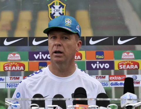 Profil Mano Menezes, Pelatih Sepak Bola Brasil yang Hadapi Tantangan dari Pemecatan Berulang