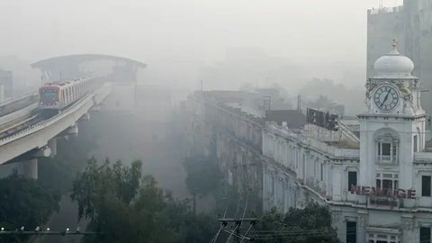 FOTO: Penampakan Polusi Terburuk Sepanjang Sejarah Selimuti Lahore Pakistan, Sekolah-Sekolah Terpaksa Ditutup