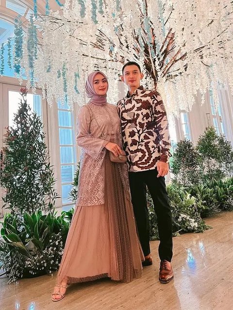 Gaya Elegan Para Artis Berhijab Dapat Jadi Inspirasi Untuk Tampil Modis di Acara Kondangan