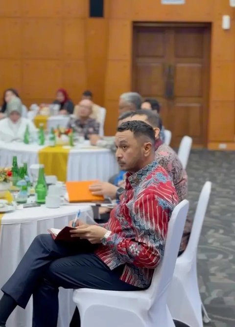 6 Gaya Giring Ganesha Dampingi Menteri Fadli Zon Bertemu Para Sineas hingga Seniman Demi Majukan Film Indonesia