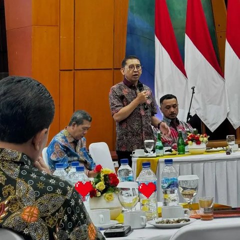 6 Gaya Giring Ganesha Dampingi Menteri Fadli Zon Bertemu Para Sineas hingga Seniman Demi Majukan Film Indonesia