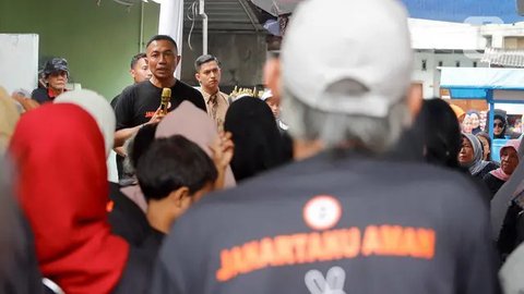 FOTO: Gaya Dharma Pongrekun Blusukan ke Pasar Minggu, Perkenalkan Getuk Tular Adab untuk Atasi Masalah Ekonimi Warga