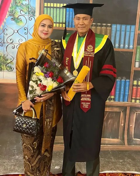 Cantik Berkebaya Kuning, 6 Potret Juliana Moechtar Jadi Pendamping Wisuda S2 Sang Suami di Sekolah Tinggi Hukum Militer