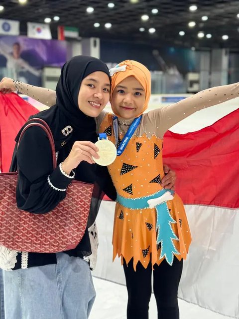 Tampil Berhijab, Atlet Cilik Medina Khaira Fastabiqa Juarai Ice Skating Championship 2024 di Filipina