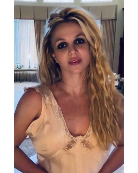 Sering jadi Sorotan! Deretan Kontroversi Britney Spears yang Baru Resmi Menikahi Dirinya Sendiri