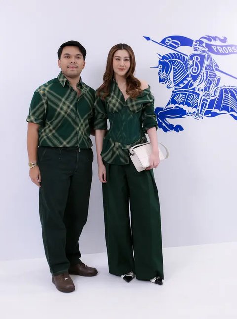 Deretan Outfit Couple Artis di Acara Burberry Outerwear 2024 Jakarta