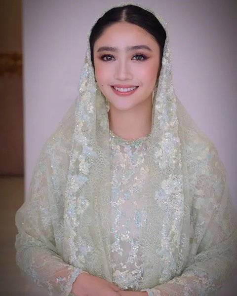 Cantiknya Febby Rastanty Pakai Dress Hijau di Pengajian Jelang Nikah dengan Drajad Djumantara