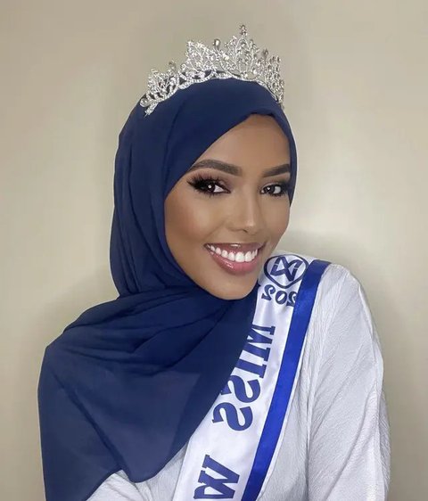 Potret Khadija Omar, Finalis Miss Universe Pertama yang Mengenakan Hijab dengan Kisah Hidup Menginspirasi