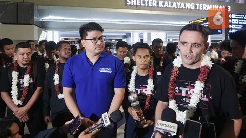 FOTO: Juara Piala AFF 2024, Timnas Futsal Indonesia Disambut Bak Pahlawan Saat Tiba di Tanah Air