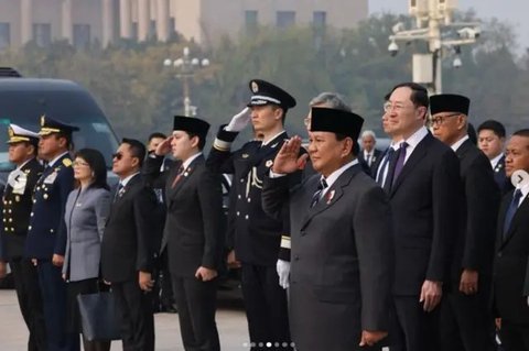 Potret Sepatu Unik Wamen Stella Christie Saat Bertemu Presiden China Xi Jinping, Ini Perkiraan Harganya