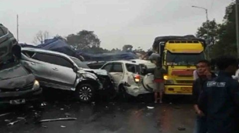 Detik-detik Kecelakaan Beruntun Tol Cipularang, Terekam Jelas di Dashboard Cam Pengendara Selamat