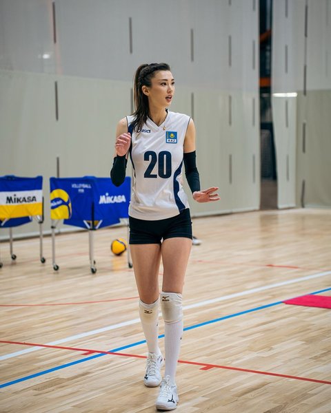 7 Potret Cantik Sabina Altynbekova, Pemain Voli Asal Kazakhstan yang Bakal Bergabung Yogya Falcons untuk Ramaikan Proliga 2025