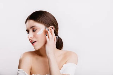 Cara Kulit Sehat dan Glowing, Ini Produk Skincare yang Wajib Digunakan Setiap Hari