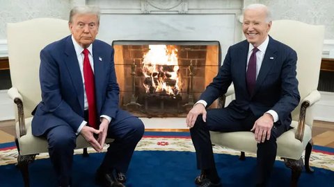 FOTO: Momen Donald Trump Temui Joe Biden di Gedung Putih, Ini yang Dibicarakan