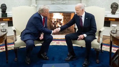 FOTO: Momen Donald Trump Temui Joe Biden di Gedung Putih, Ini yang Dibicarakan