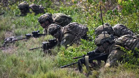 FOTO: Aksi Prajurit TNI dan Tentara Australia Lancarkan Operasi Amfibi Serbu Wilayah Musuh di Pantai Banongan