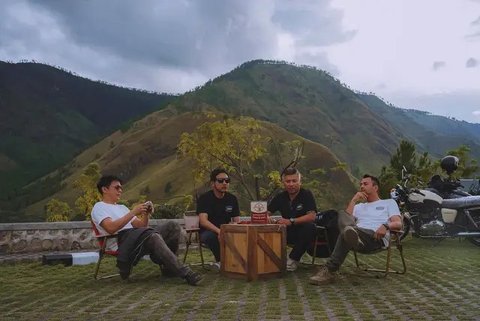 6 Gaya Raffi Ahmad, Gading Marten, Desta & Ariel Noah Asik Liburan ke Danau Toba, Keliling Naik Moge hingga Foto di Patung Yesus Kristus