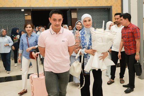 Putri Zulhas dan Zumi Zola Dikabarkan Menikah Bulan Depan, Undangannya Sudah Sampai ke Presiden Jokowi di Solo