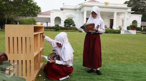 Cara Santai Gus Dur Hadapi Hantu Istana Negara, Saking Angkernya Pohon Beringin Keluarkan Asap Putih