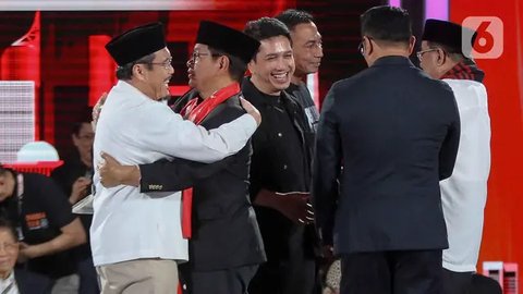 FOTO: Momen Hangat RK-Suswono, Dharma-Kun, dan Pramono-Rano Berpelukan Usai Saling Serang di Debat Pilkada Jakarta